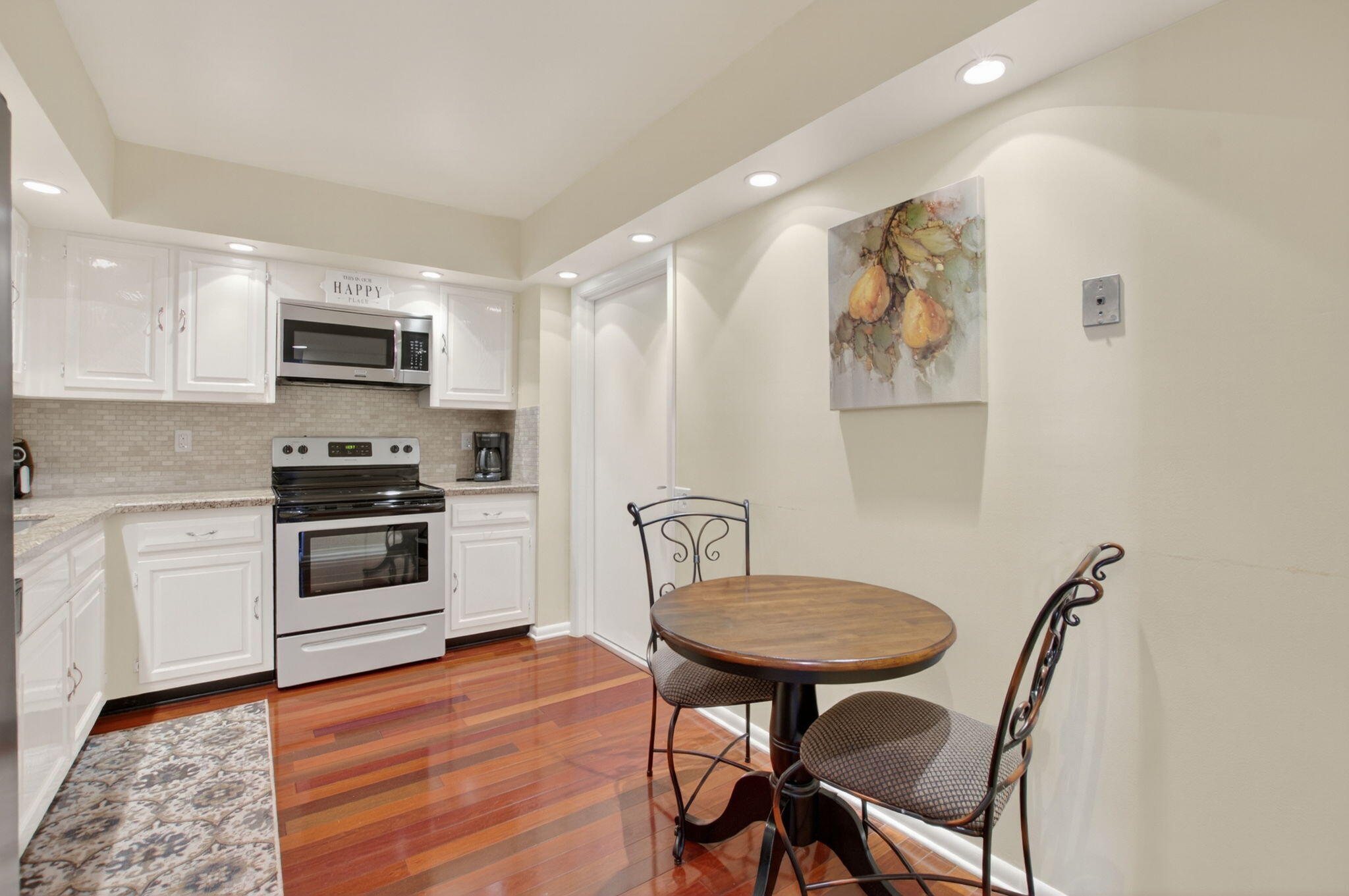 2667 North Ocean Boulevard, Unit 405I Boca Raton, FL 33431 - Photo 9 of 30 Kitchen