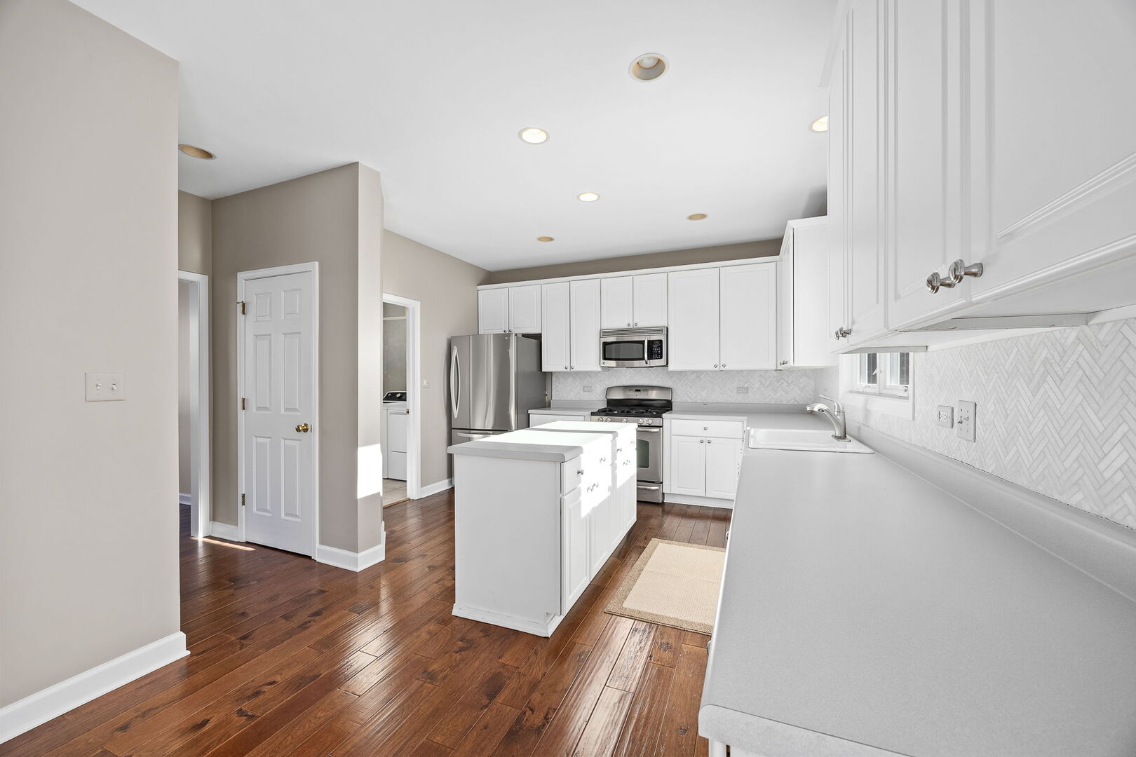 459 59th Street Lisle, IL 60532 - Photo 16 of 57