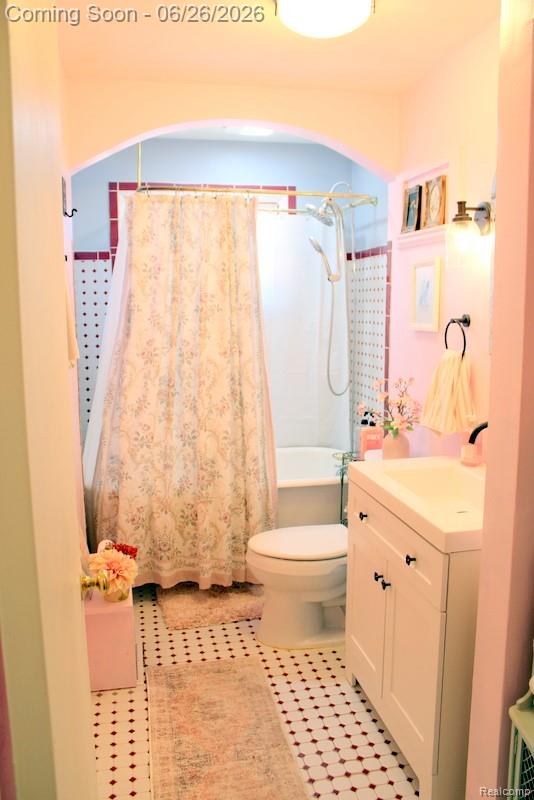 8951 Stevens Street Taylor, MI 48180 - Photo 20 of 32 FRESHLY PAINTED NICELY UPDATED CERAMIC TILE BATH!