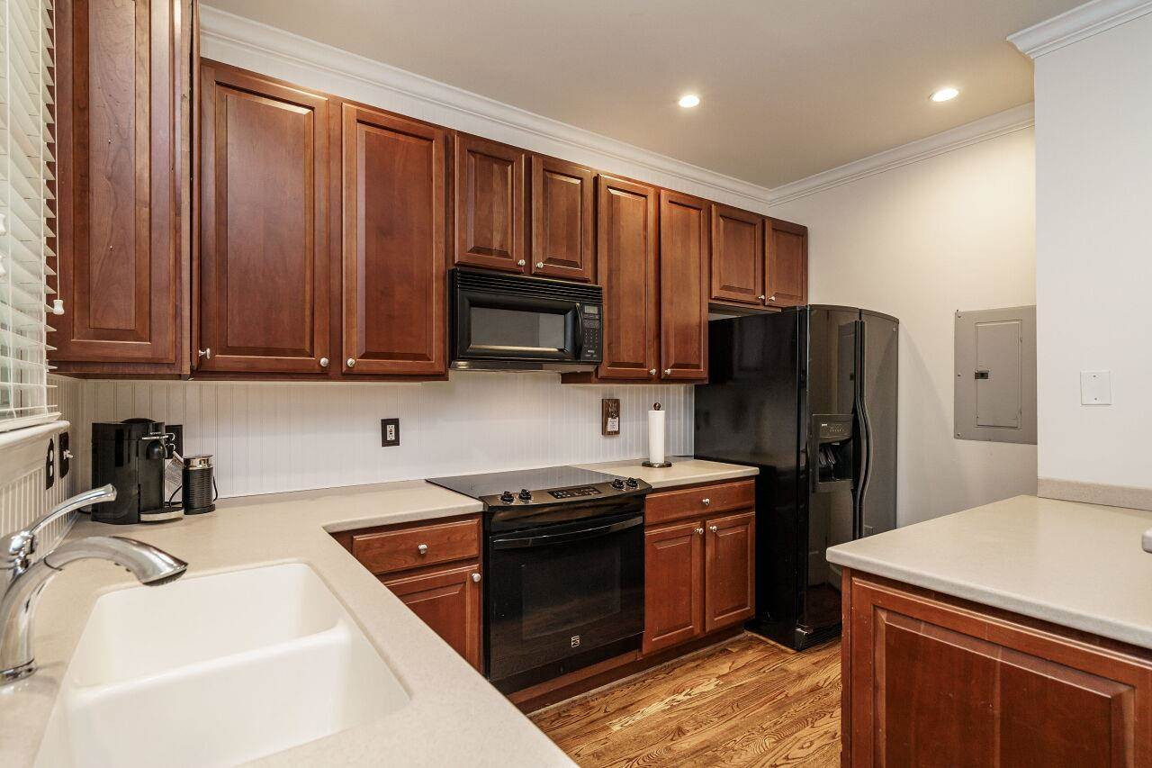 114 Ashton Hall Lane Raleigh, NC 27609 - Photo 10 of 19 Photo 10