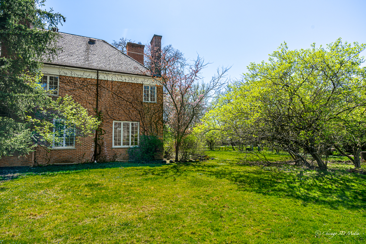 17 Longmeadow Road Winnetka, IL 60093 - Photo 27 of 46 a front view of house with yard