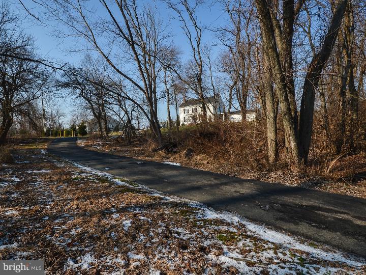 296 Flagstone Road, Unit 2 Chester Springs, PA 19425 - Photo 23 of 25 Exterior