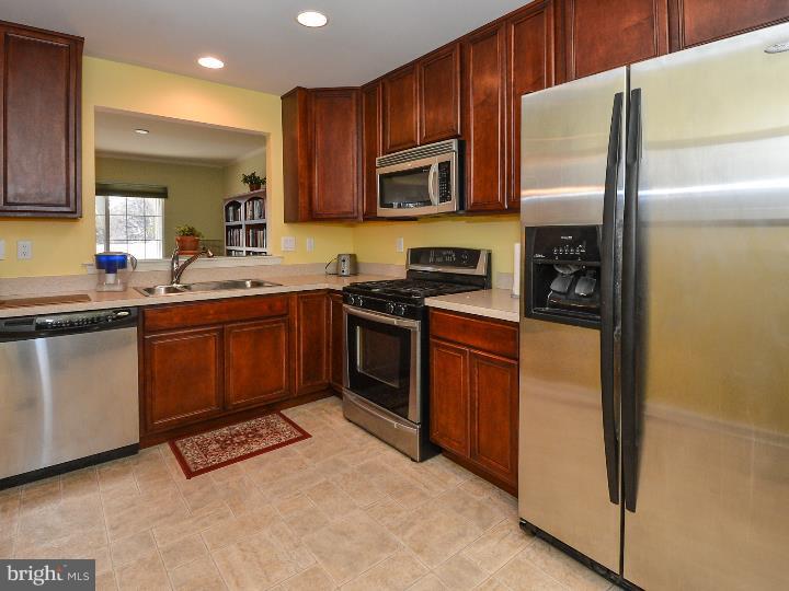 296 Flagstone Road, Unit 2 Chester Springs, PA 19425 - Photo 6 of 25 Kitchen