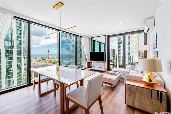 $5,500 | 987 Queen Street, Unit 2001, Honolulu, HI 96814