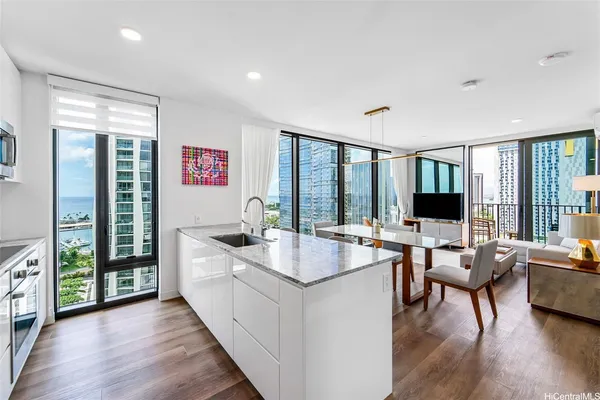 $5,500 | 987 Queen Street, Unit 2001, Honolulu, HI 96814