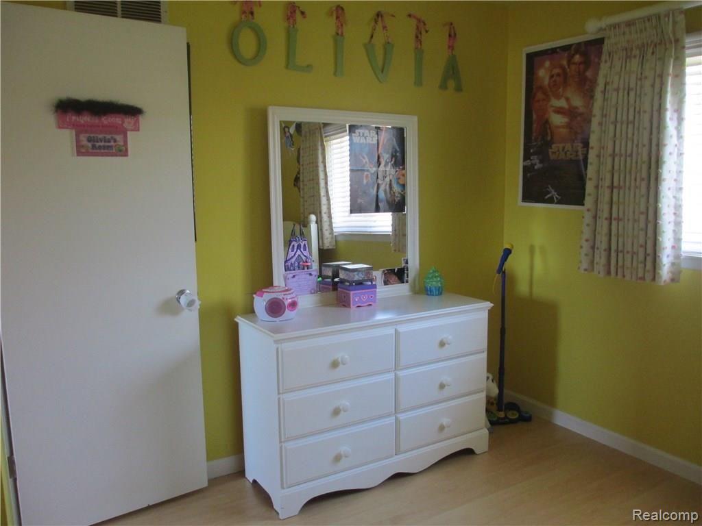 34648 Devonshire Road New Baltimore, MI 48047 - Photo 18 of 29 IMG_1889.JPG