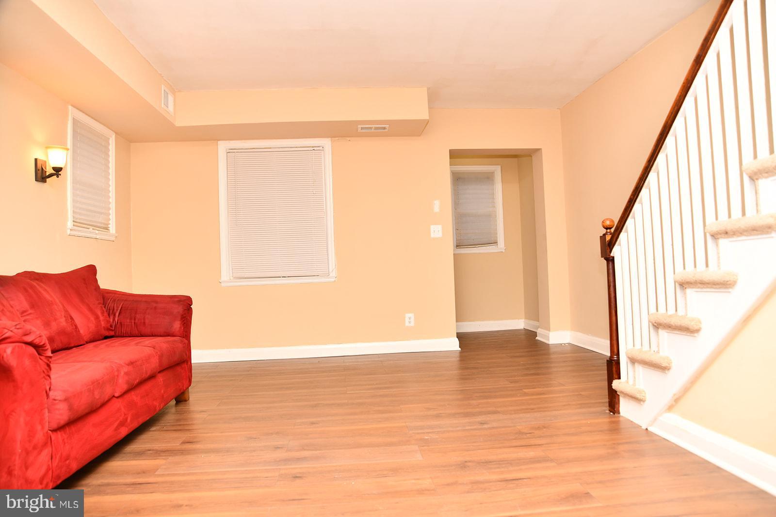 4626 Harcourt Road Baltimore, MD 21214 - Photo 4 of 19 LIVING ROOM