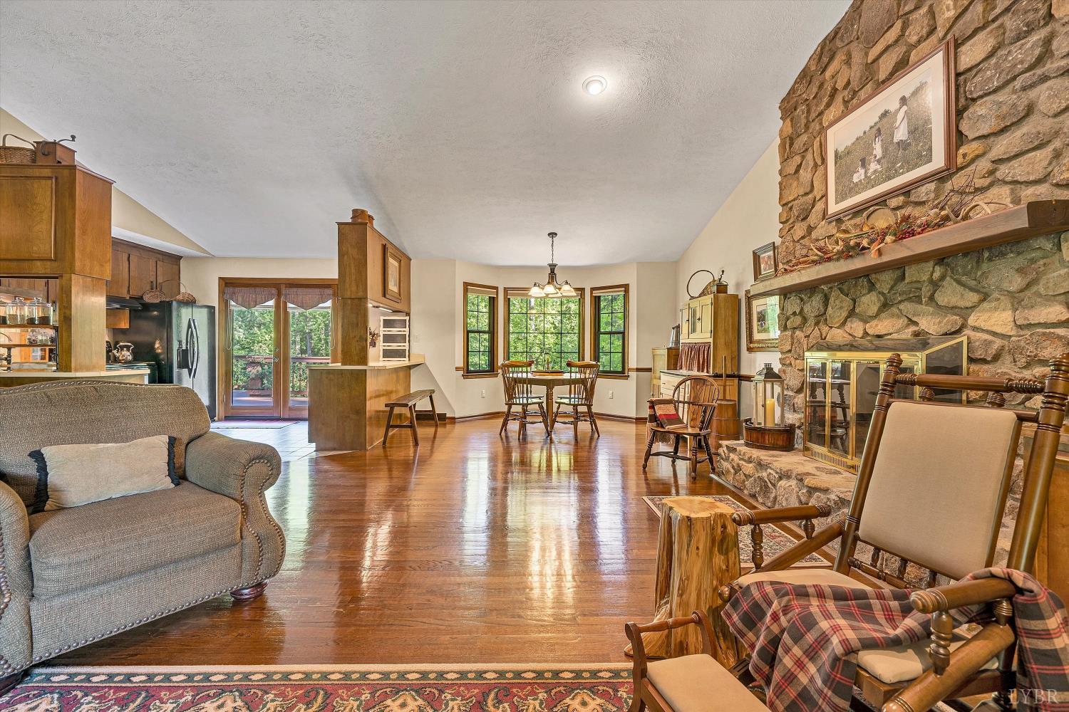 301 Brookfield Road Lynchburg, VA 24503 - Photo 11 of 59