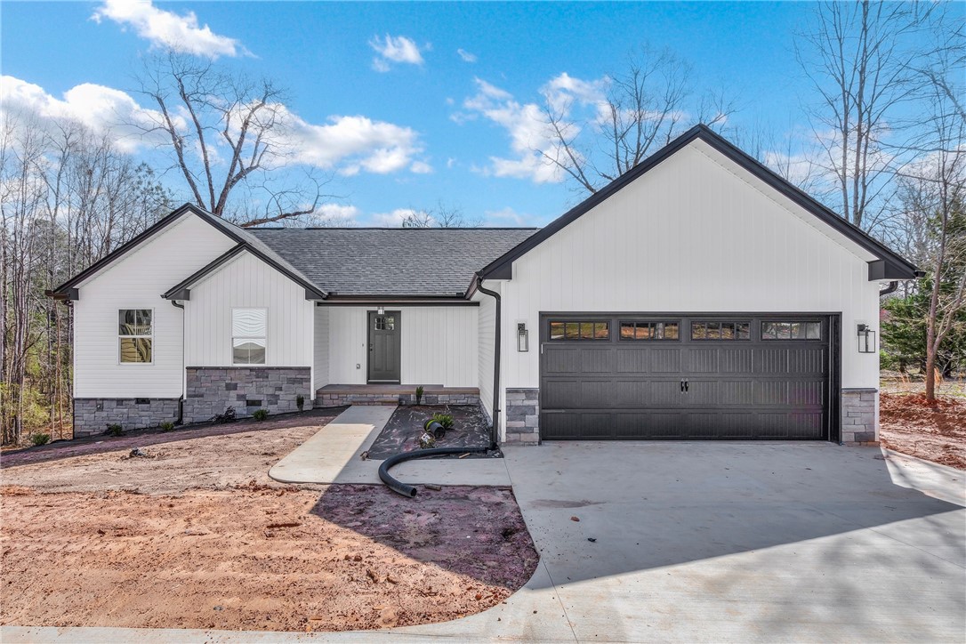 631 Fairmont Road Anderson, SC 29621 - Photo 1 of 25