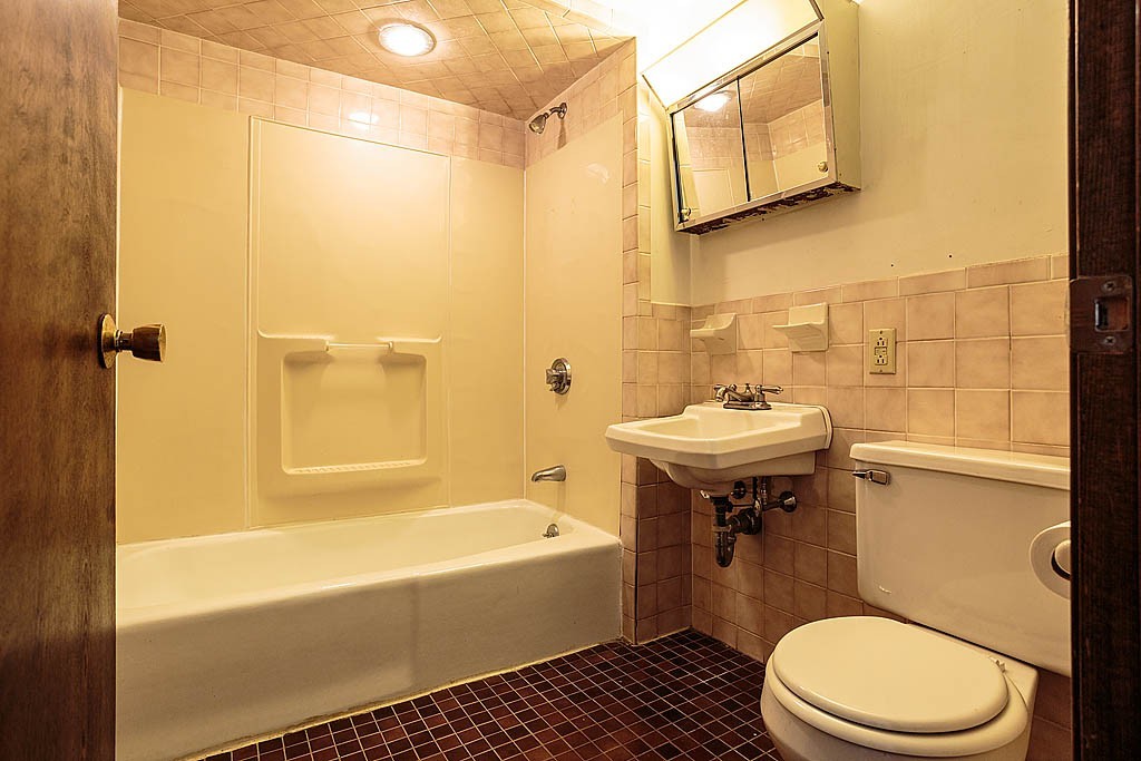 41 Maple Road Westford, MA 01886 - Photo 17 of 25 Gallery Image 17