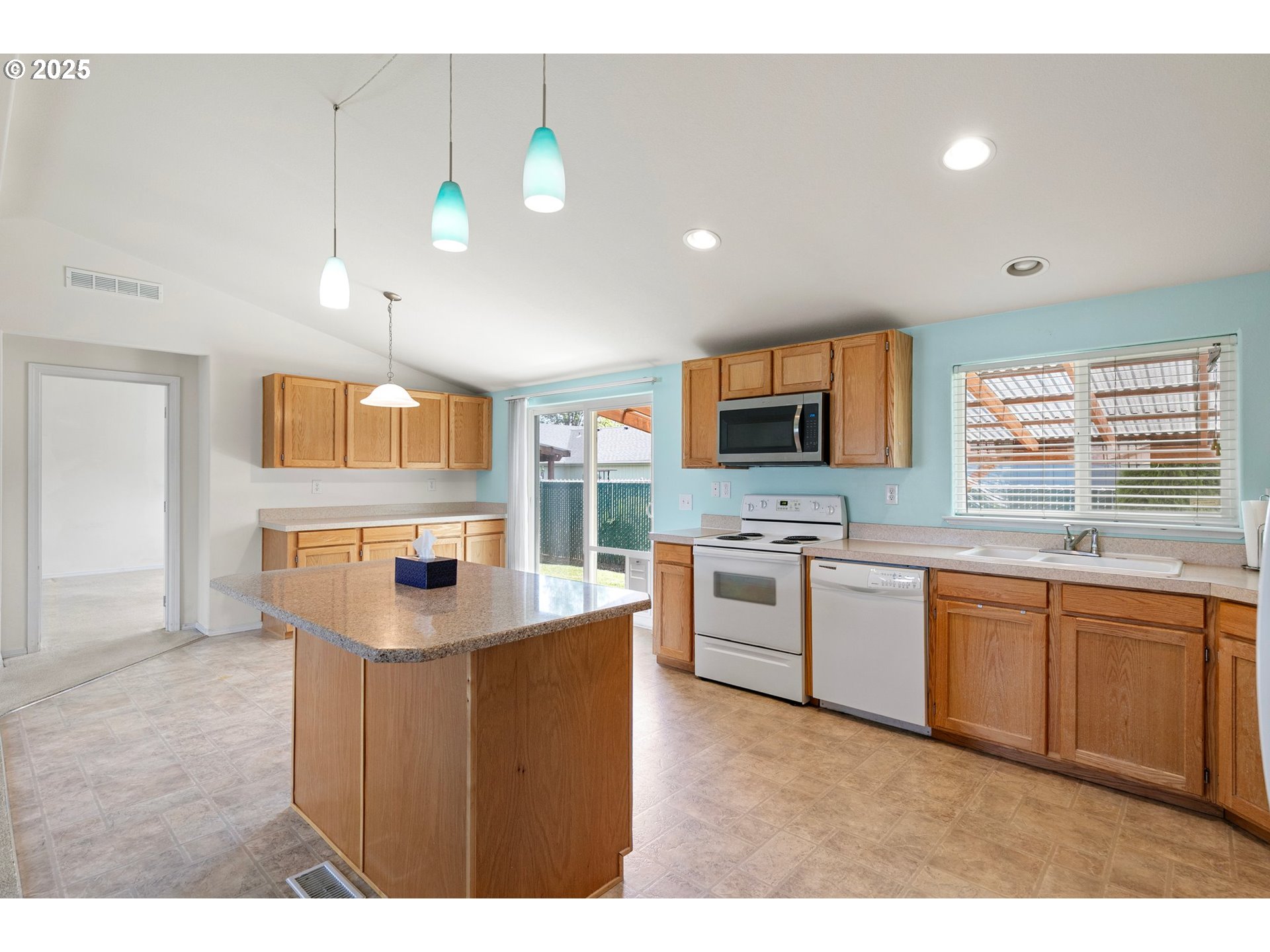 5330 Elk Ridge Drive Eugene, OR 97402 - Photo 17 of 39