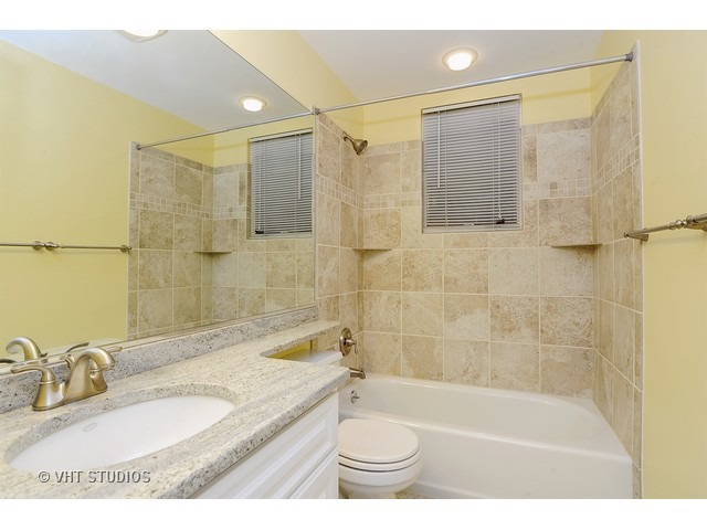 938 West George Street, Unit 1 Chicago, IL 60657 - Photo 14 of 19