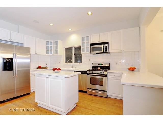 938 West George Street, Unit 1 Chicago, IL 60657 - Photo 5 of 19