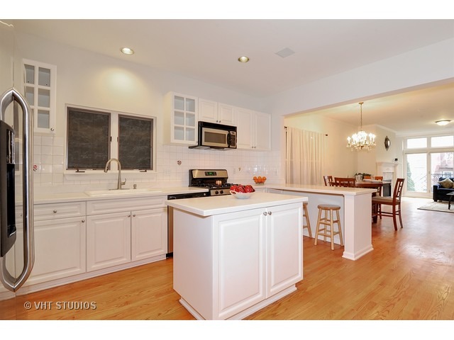 938 West George Street, Unit 1 Chicago, IL 60657 - Photo 7 of 19