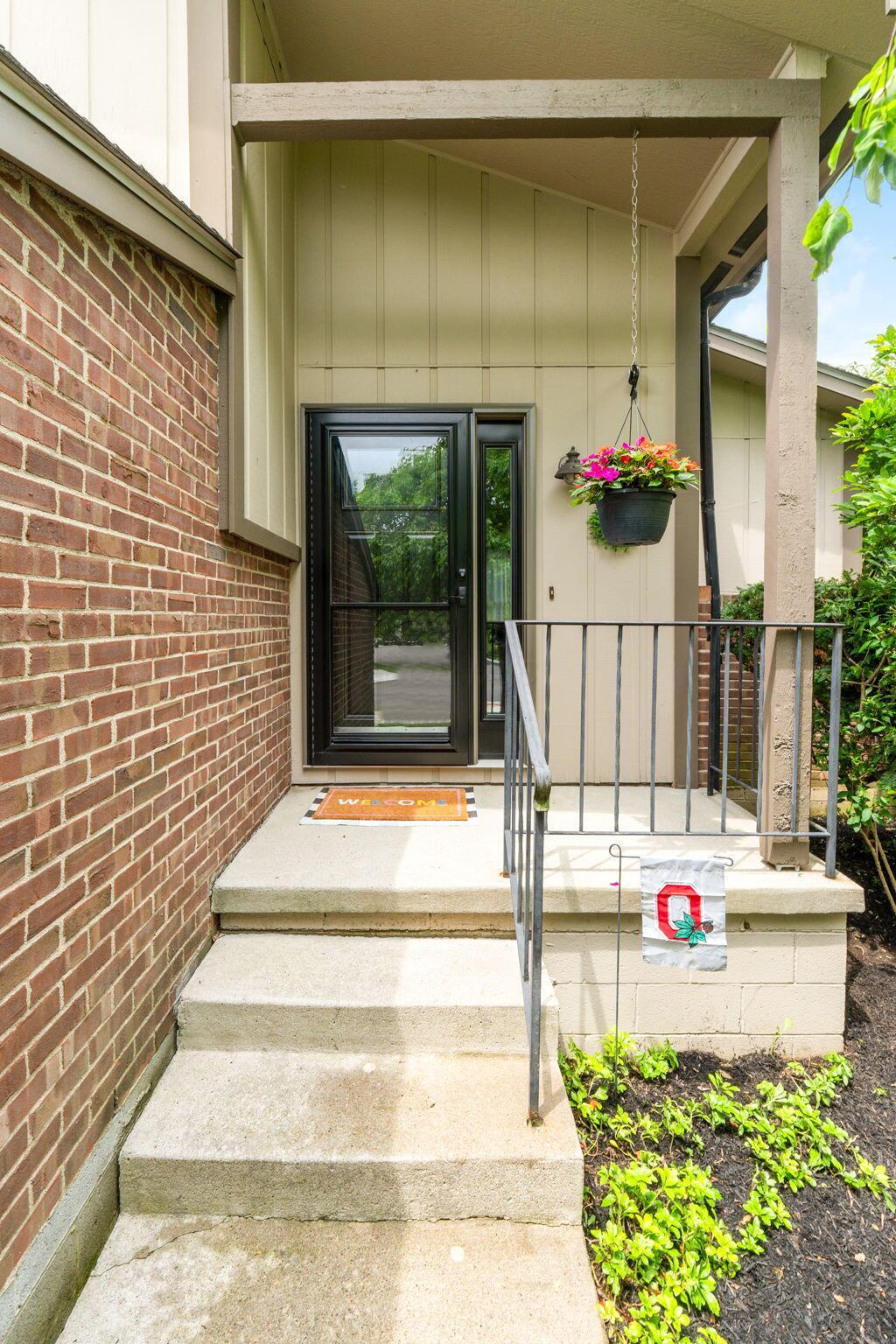 2165 Millrow Loop Dublin, OH 43016 - Photo 4 of 74 Great Entryway