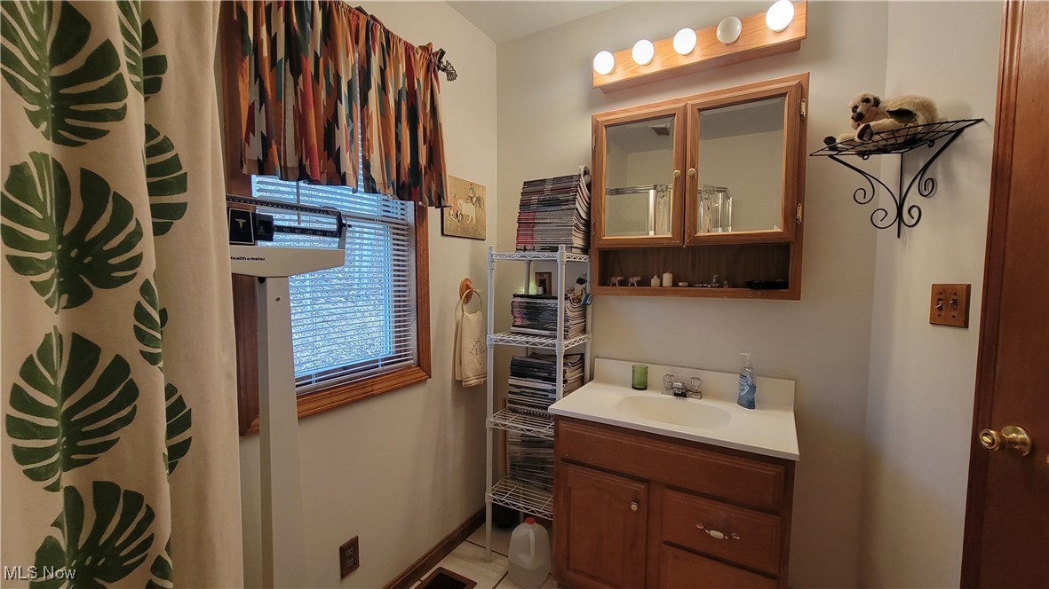 16887 Ridge Road North Royalton, OH 44133 - Photo 20 of 43