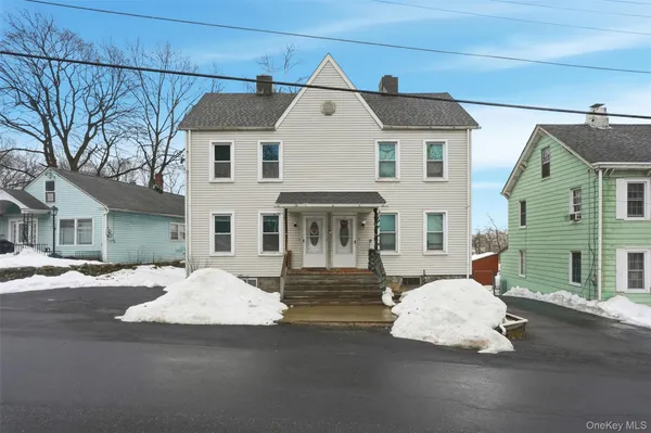 $2,075 | 14 Church Street, Unit 2, Marlboro, NY 12542