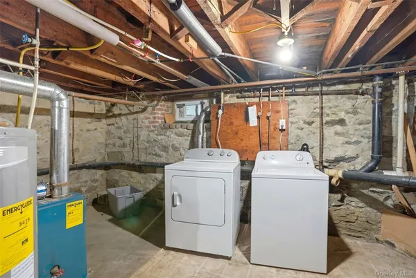 $2,075 | 14 Church Street, Unit 2, Marlboro, NY 12542