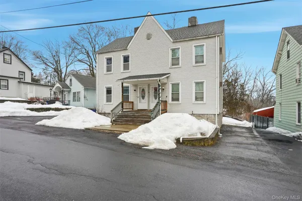 $2,075 | 14 Church Street, Unit 2, Marlboro, NY 12542