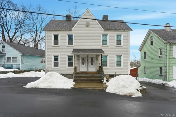 $2,075 | 14 Church Street, Unit 2, Marlboro, NY 12542
