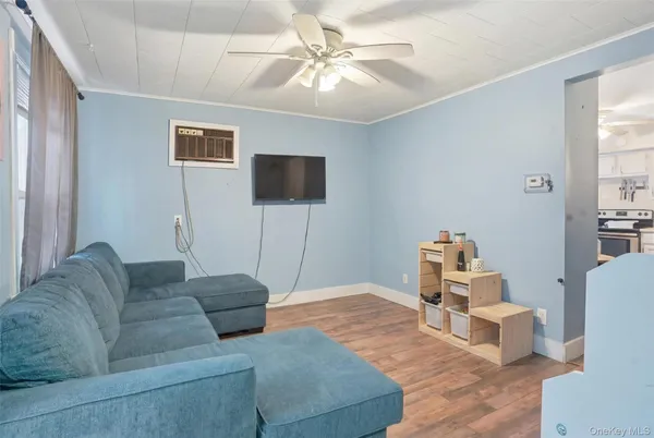 $2,075 | 14 Church Street, Unit 2, Marlboro, NY 12542