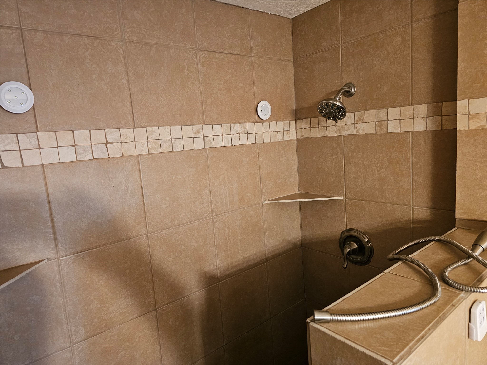 8287 Kingsbrook Road, Unit 268 Houston, TX 77024 - Photo 26 of 50 a bathroom with a sink and mirror