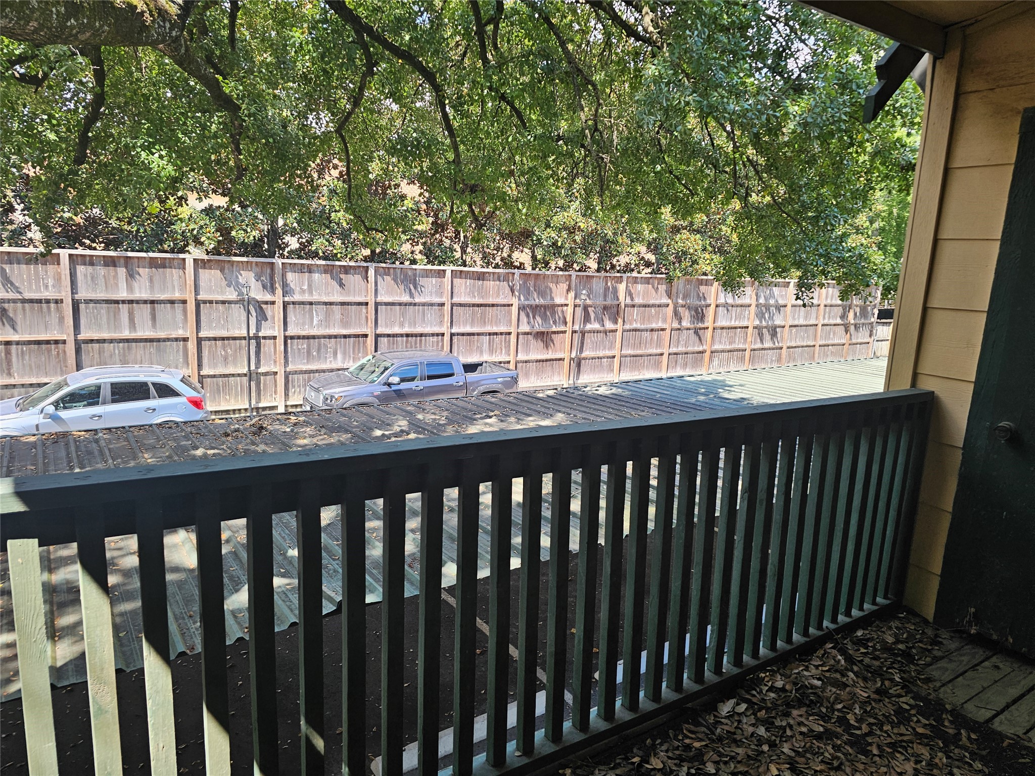 8287 Kingsbrook Road, Unit 268 Houston, TX 77024 - Photo 48 of 50 a view of a roof deck