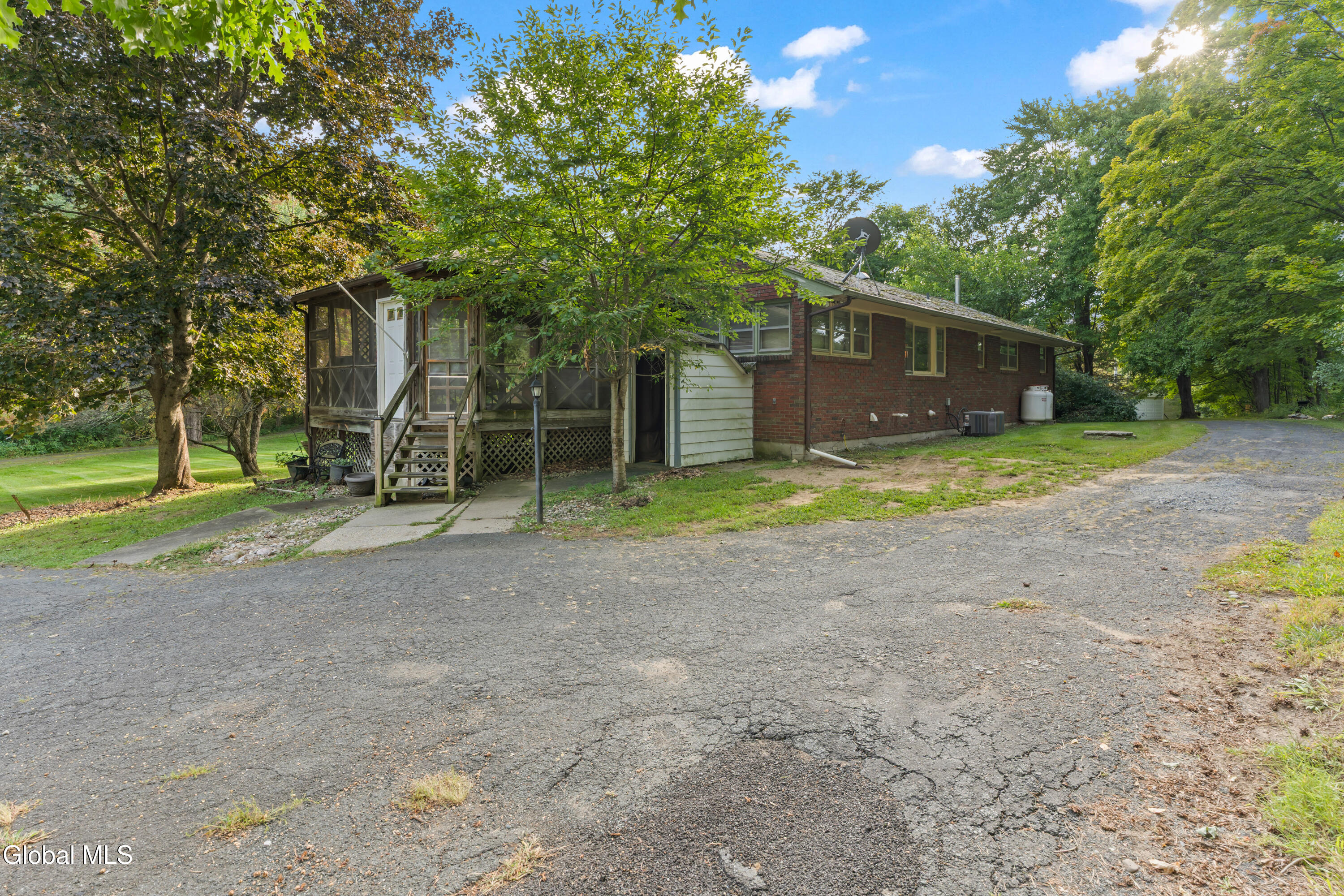77 Ray Road Clifton Park, NY 12148 - Photo 44 of 49 42