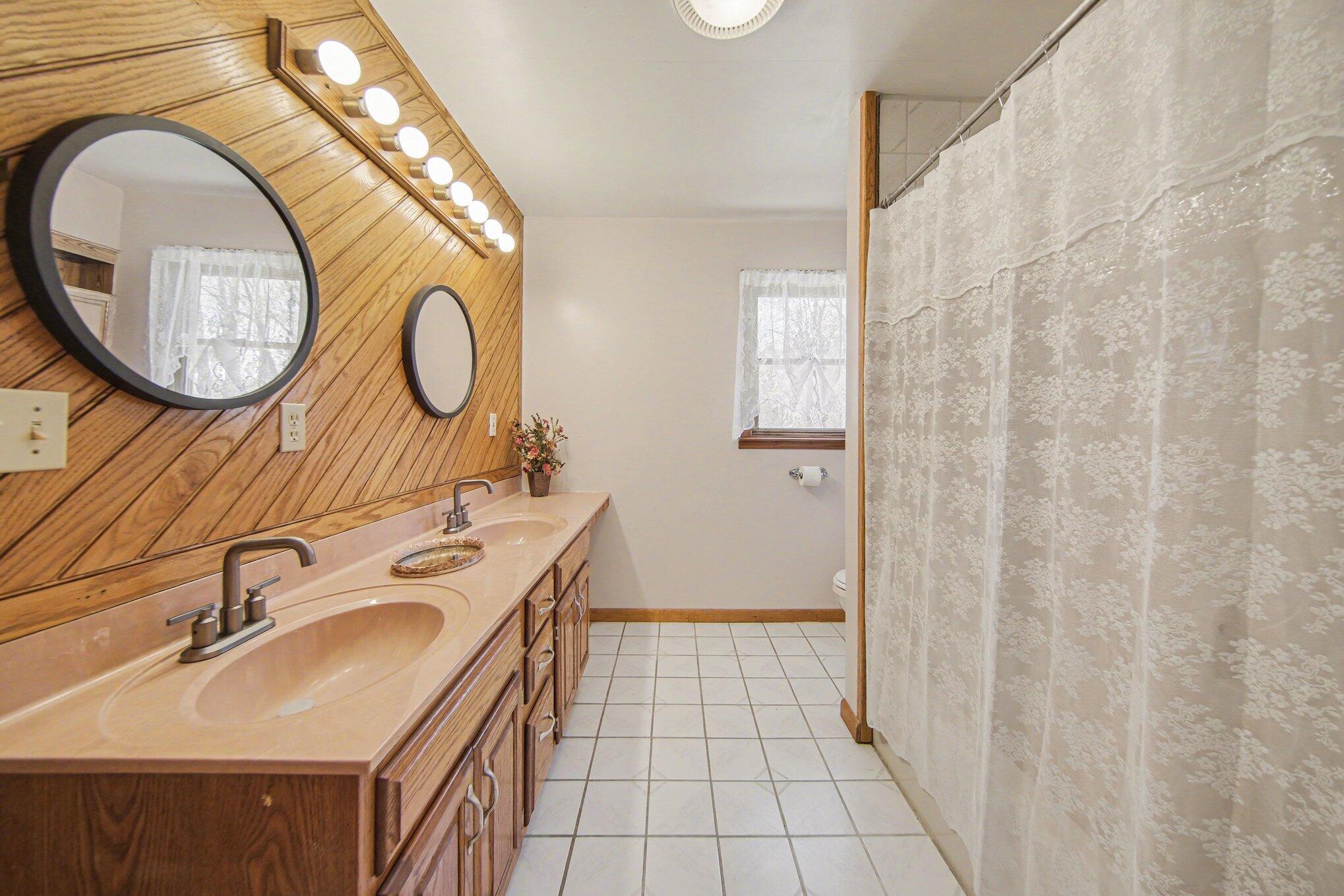 5497 Clark Lake Road Jackson, MI 49201 - Photo 15 of 28 015_file_6417
