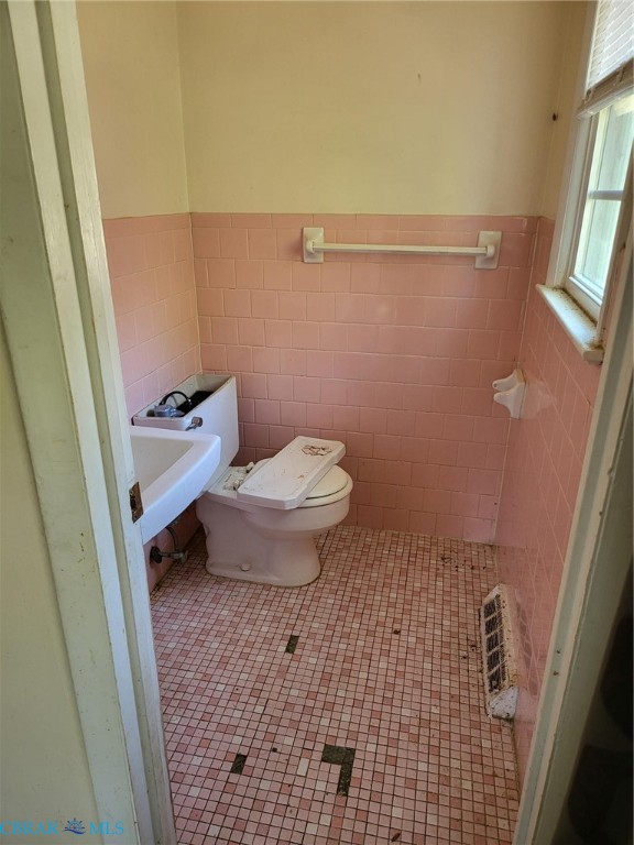 23 Colony Road Newport News, VA 23602 - Photo 26 of 34