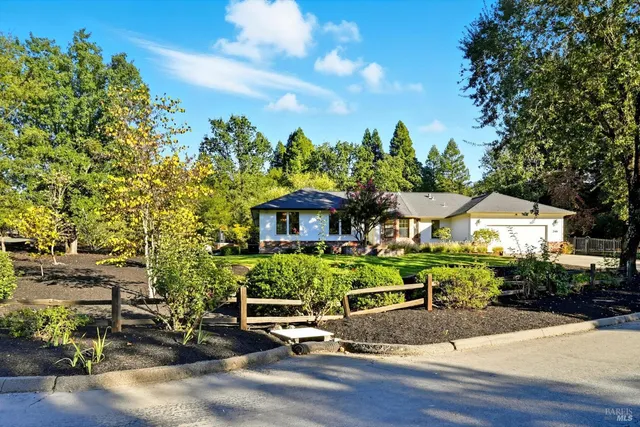 $2,250,000 | 246 Zinfandel Road, Healdsburg, CA 95448