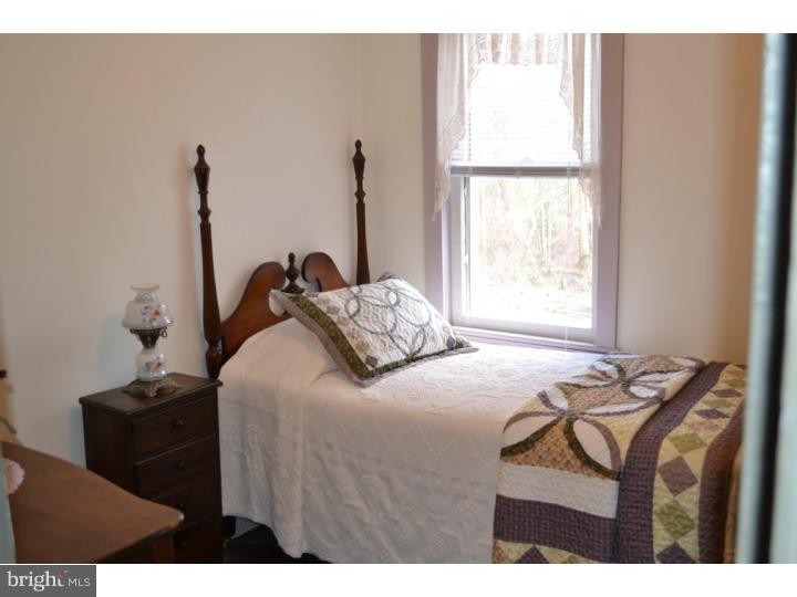 35 Clementon Road West Gibbsboro, NJ 08026 - Photo 12 of 15 Bedroom - Main