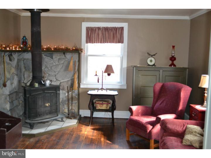 35 Clementon Road West Gibbsboro, NJ 08026 - Photo 3 of 15 Family Room