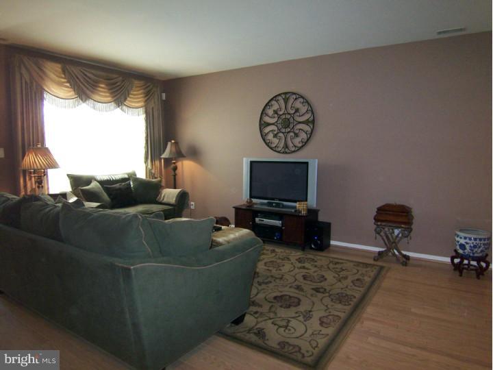 35 Clementon Road West Gibbsboro, NJ 08026 - Photo 4 of 15 Family Room