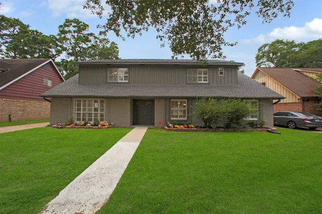 $430,000 | 15815 Baytree Drive, Houston, TX 77070