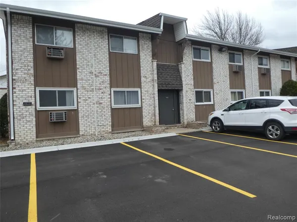$130,000 | 7482 Woodview Street, Unit 4, Westland, MI 48185