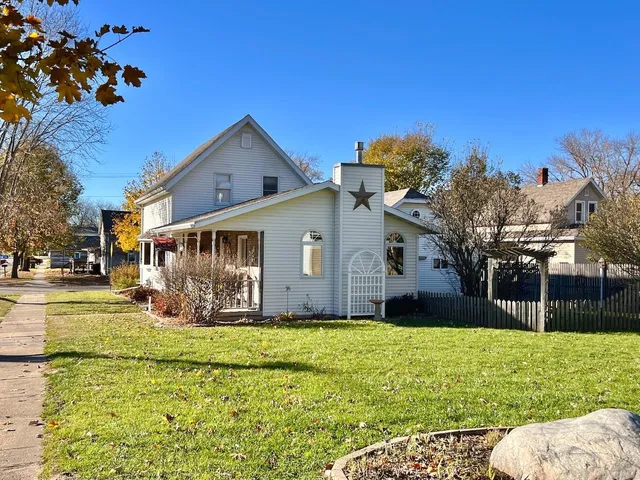 $244,900 | 1111 North Central Avenue, Richland Center, WI 53581