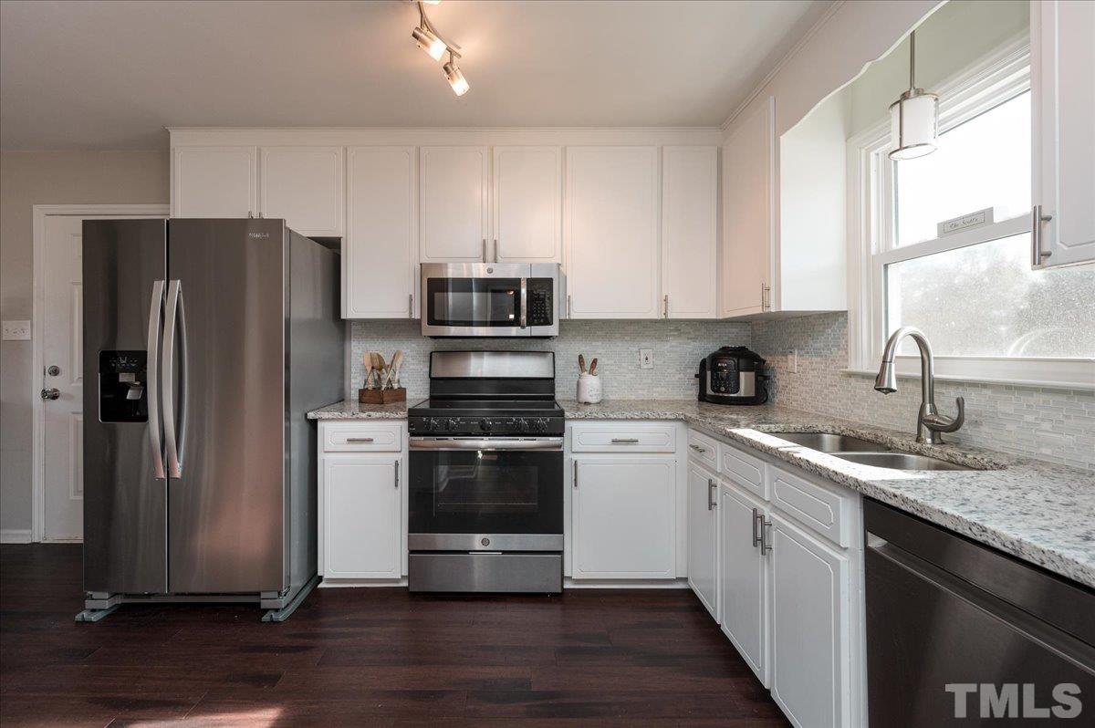 621 Trunecek Circle Raleigh, NC 27603 - Photo 12 of 28 Gallery Image 12