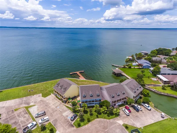 $149,900 | 445 Carolcrest Lane, Unit 422, Livingston, TX 77351