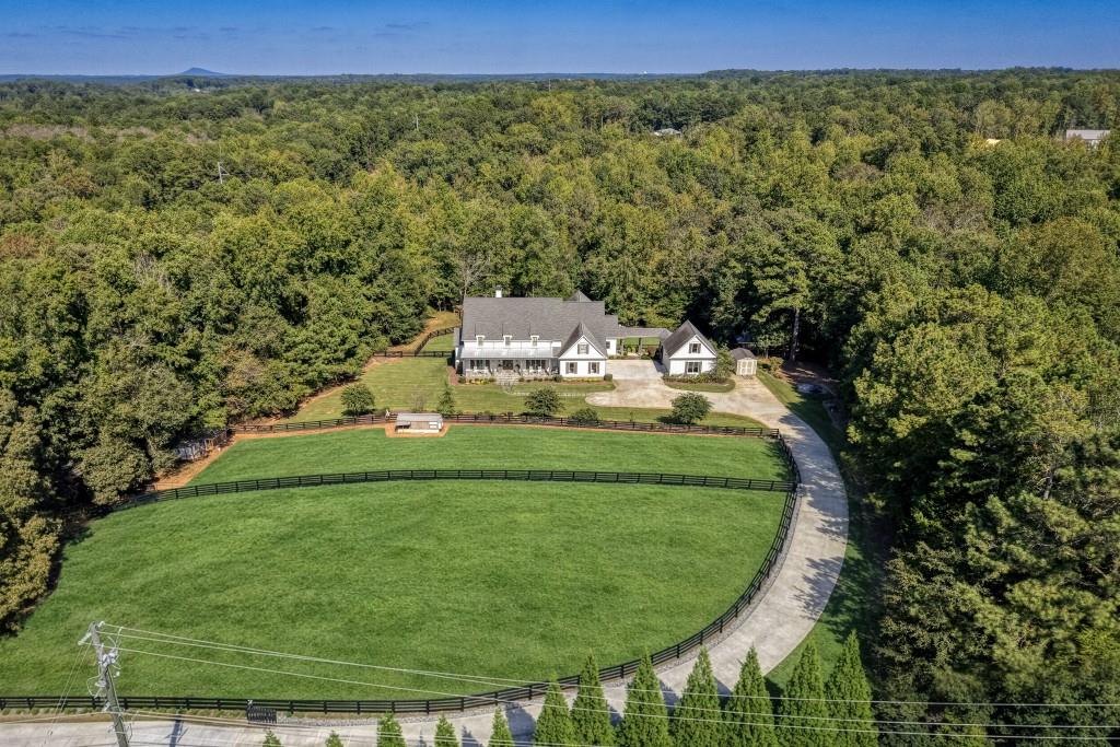 13235 Arnold Mill Road Roswell, GA 30075 - Photo 72 of 72 a view of a yard with a barn
