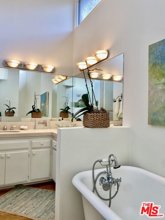 31533 Victoria Point Road Malibu, CA 90265 - Photo 8 of 16