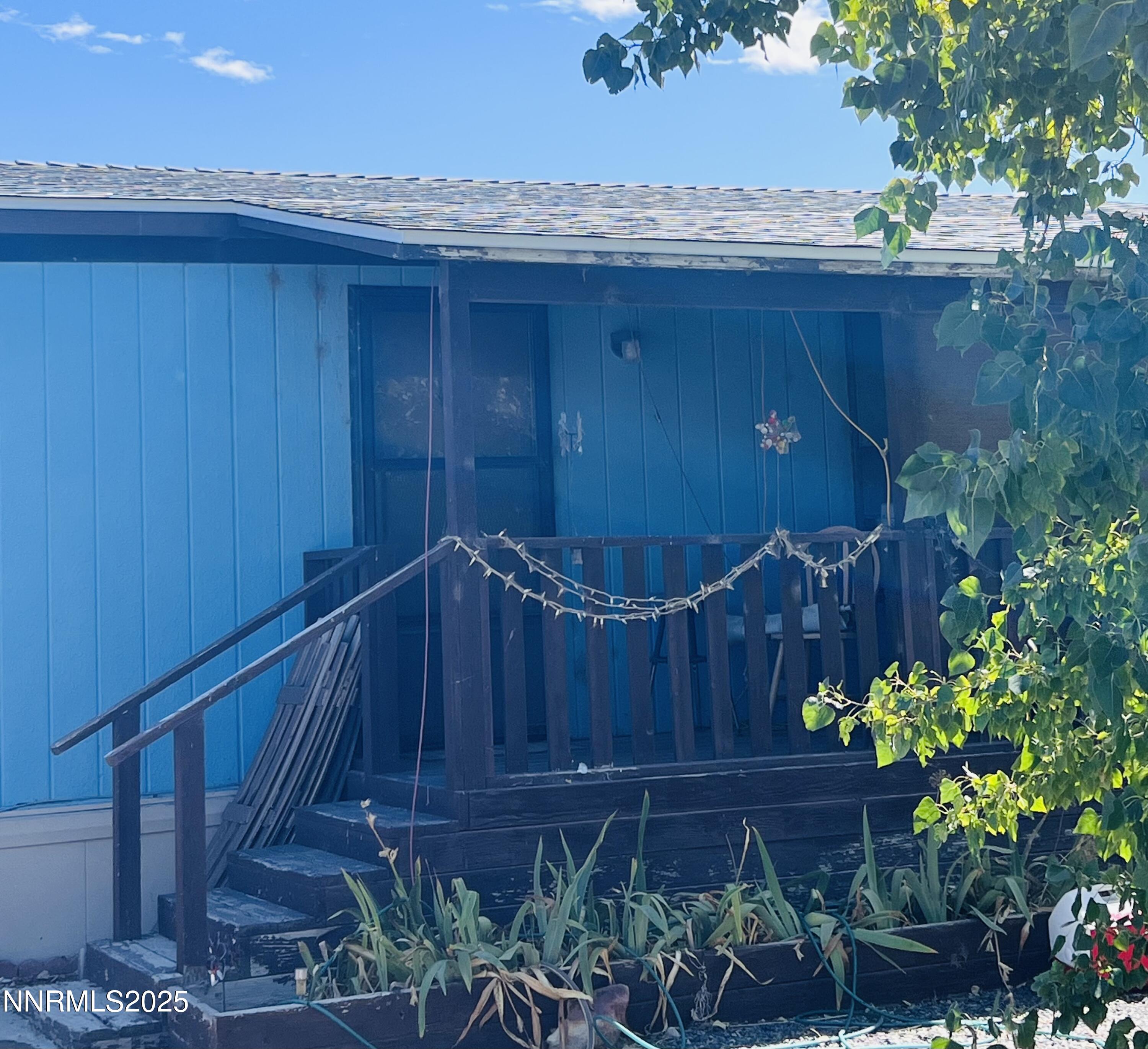 660 South Meridian Road Lovelock, NV 89419 - Photo 20 of 20 a view of balcony with wooden fence