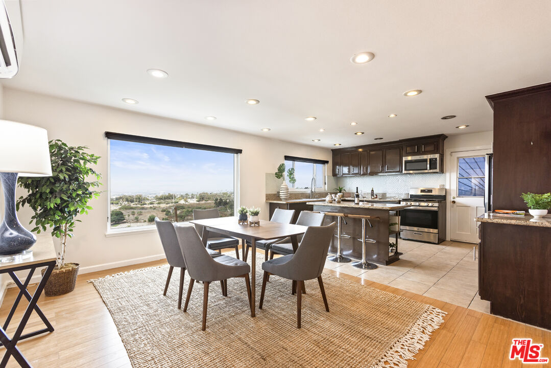 5535 Secrest Drive Los Angeles, CA 90043 - Photo 12 of 39