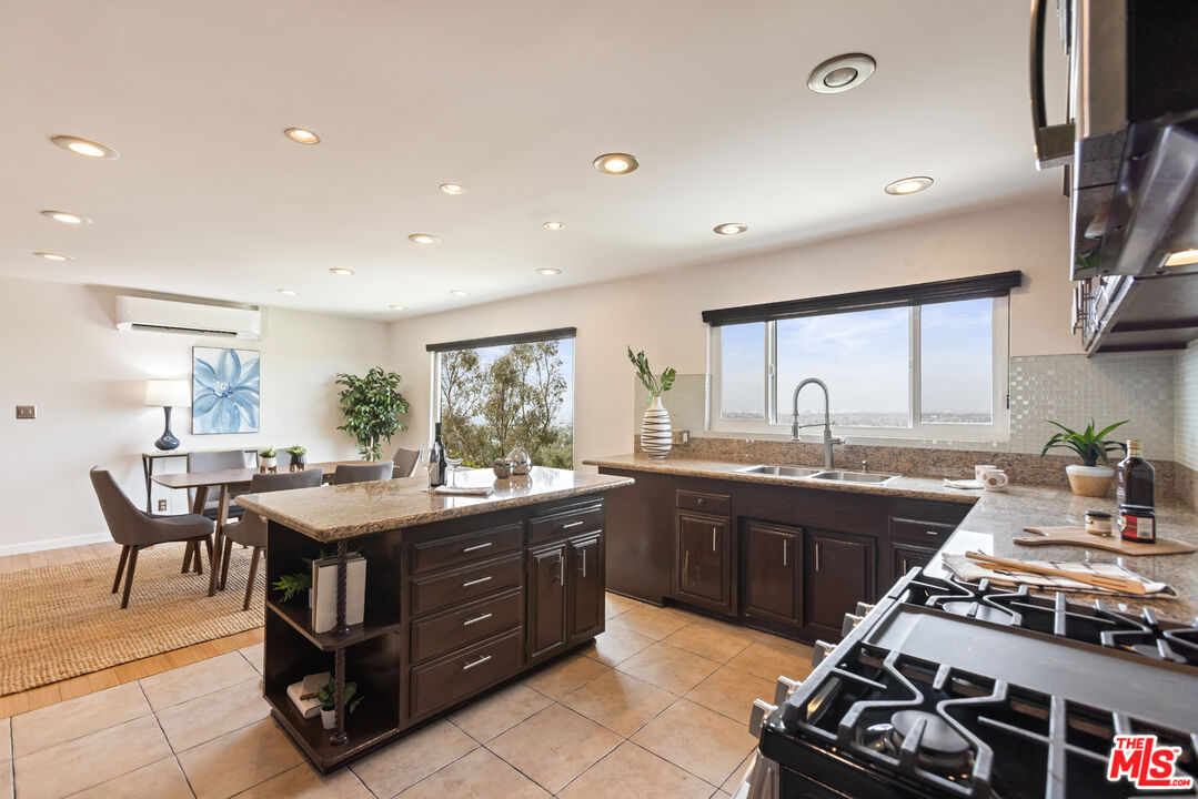 5535 Secrest Drive Los Angeles, CA 90043 - Photo 14 of 39