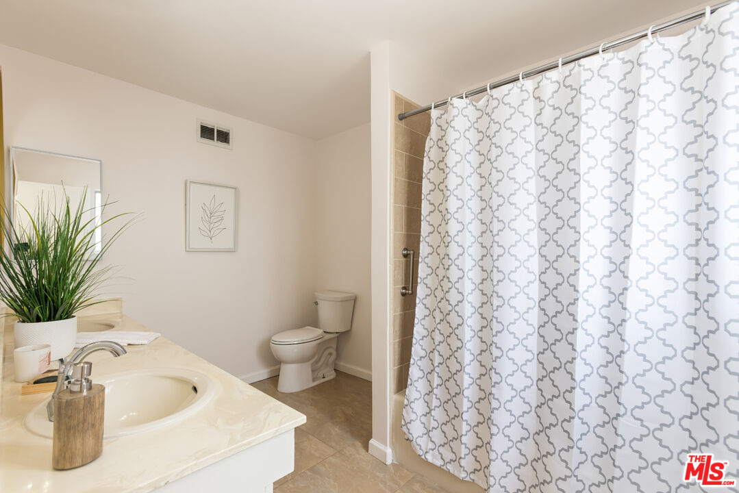 5535 Secrest Drive Los Angeles, CA 90043 - Photo 18 of 39