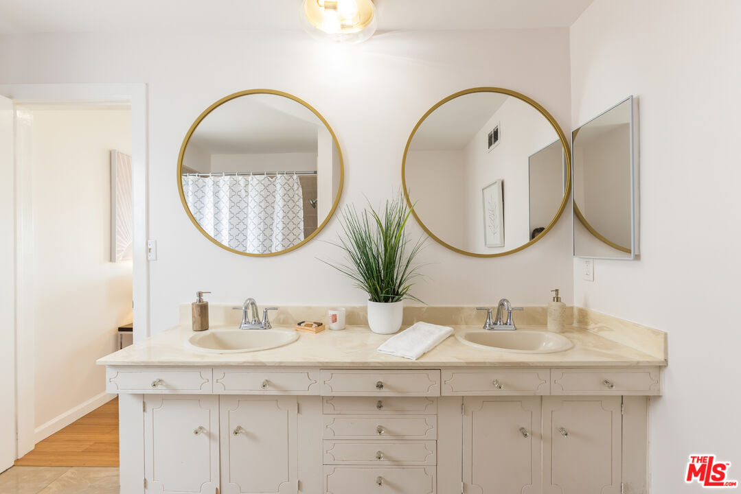 5535 Secrest Drive Los Angeles, CA 90043 - Photo 19 of 39