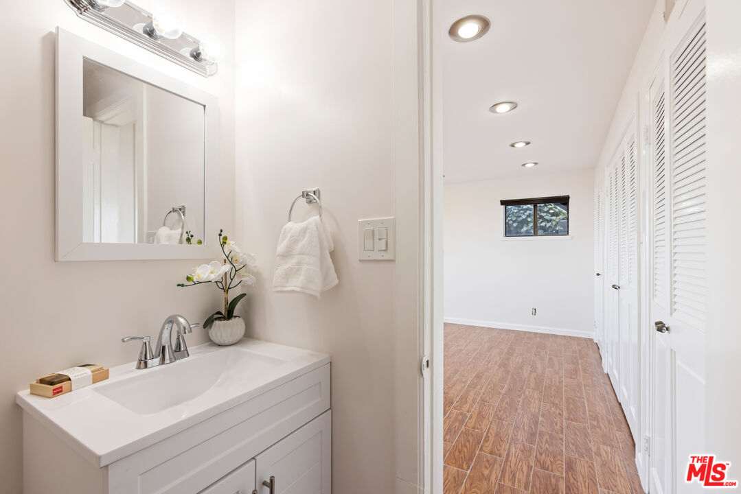 5535 Secrest Drive Los Angeles, CA 90043 - Photo 28 of 39