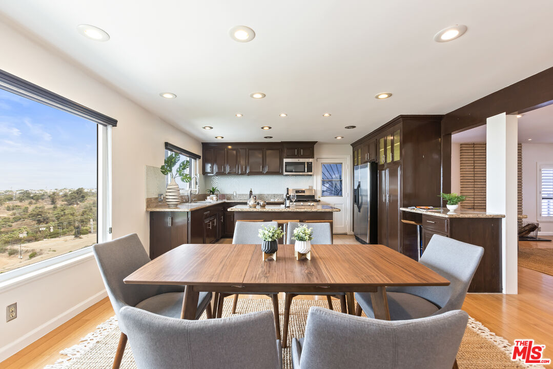 5535 Secrest Drive Los Angeles, CA 90043 - Photo 10 of 39