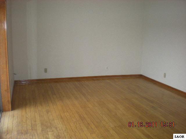 10055 Henderson Road Owosso, MI 48867 - Photo 3 of 9 46080-2.JPG