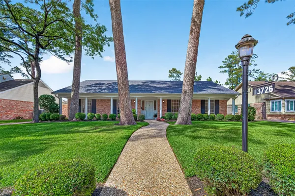 $815,000 | 13726 Kingsride Lane, Houston, TX 77079